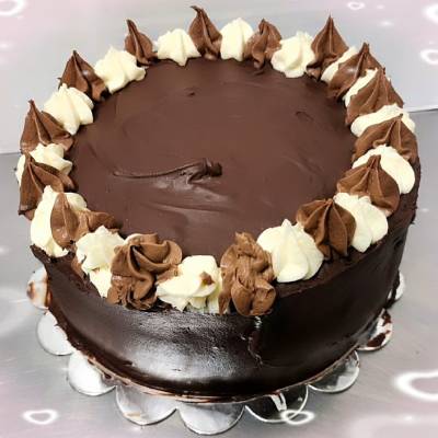 CUSTOM CAKES